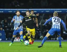 IM体育社区互动入口-包含多特蒙德客场遭遇纽伦堡，卫冕冠军面临硬仗的词条