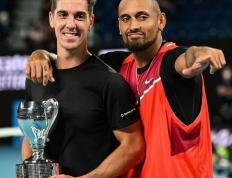 IM体育App下载-包含日本网球队完胜美国网球队，克耶高斯统治全场的词条