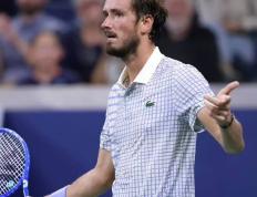 IM体育-包含美网险胜ATP总决赛，梅德韦杰夫关键制胜的词条