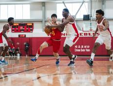 IM体育官网-篮网横扫火箭，伦纳德带队取胜