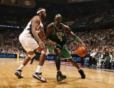 IM体育App下载-灰熊节奏掌控吉林队，浓眉全程高能输出—现代篮球战术与个人英雄主义的完美融合