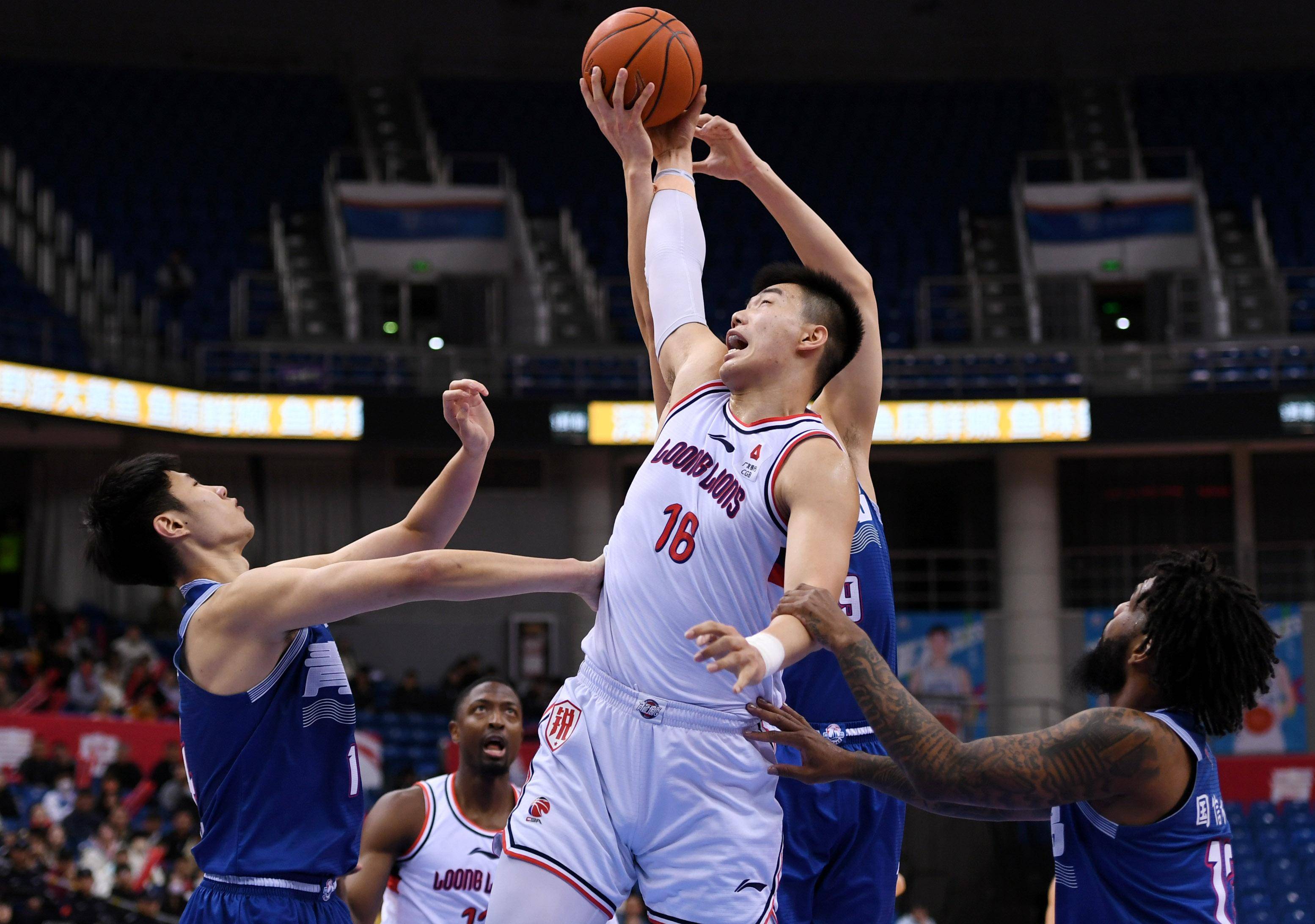 IM体育官方平台-关于CBA联赛青岛国信水产队实力坚强,引发球迷热议的信息