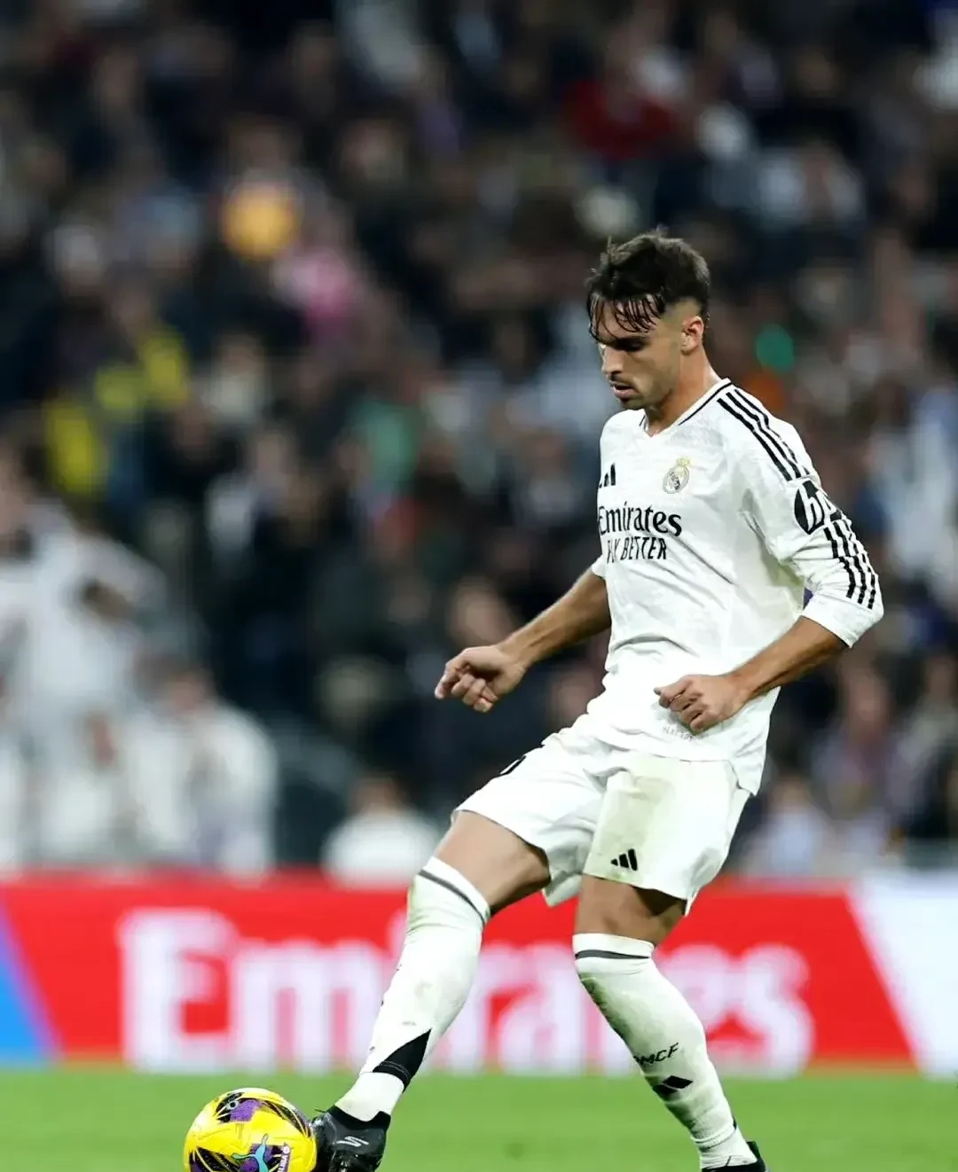 IM体育-关于皇家马德里门将神勇扑救，力保不失球门的信息