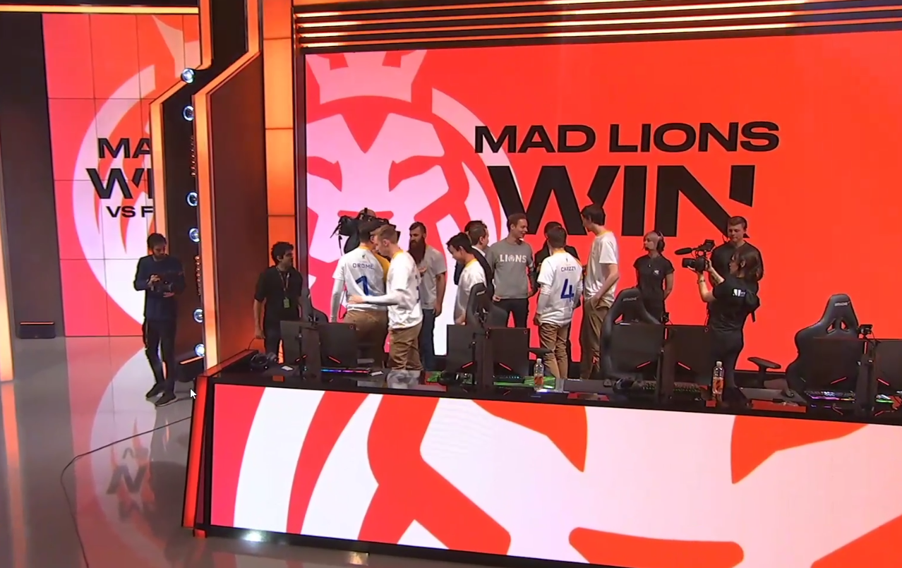 IM体育社区互动入口-包含FNC鏖战MAD，Ssumday送出助攻的词条