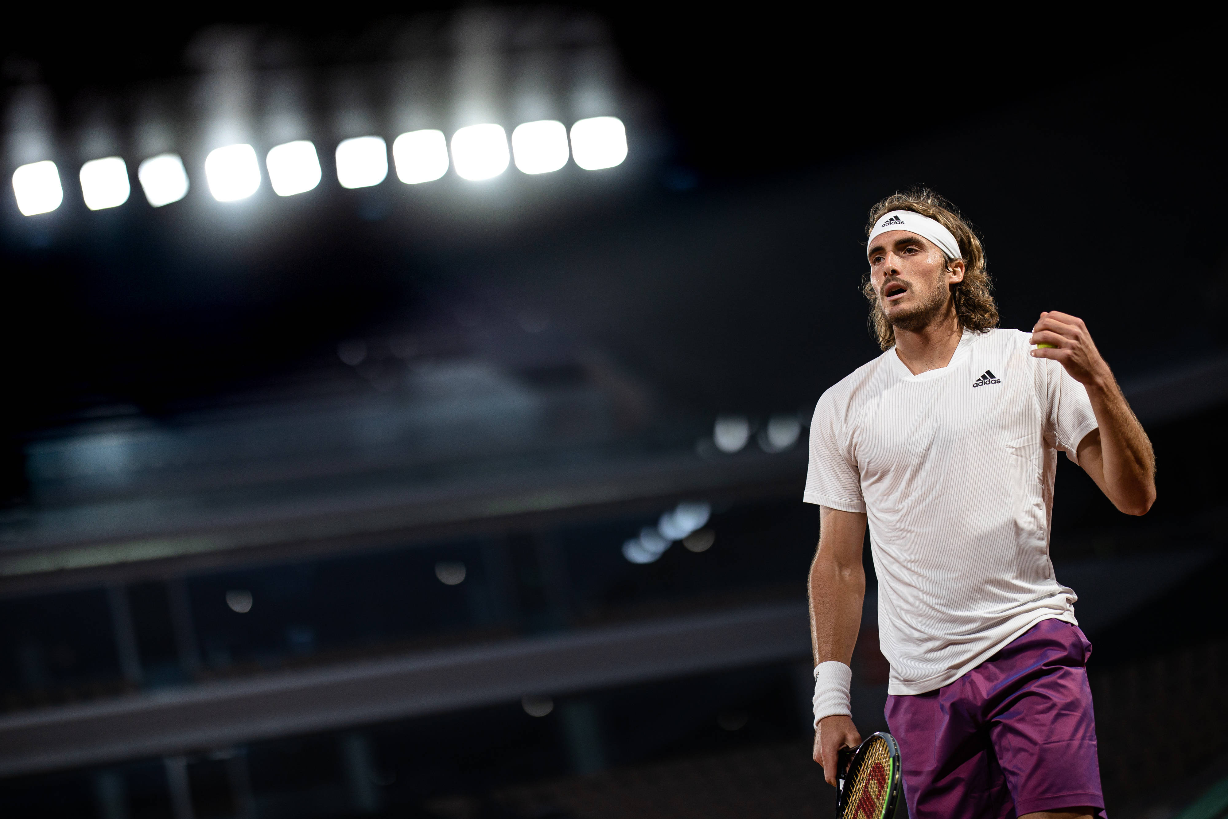 IM体育官方平台-世界网球队逆转法国网球队,西西帕斯制霸全场