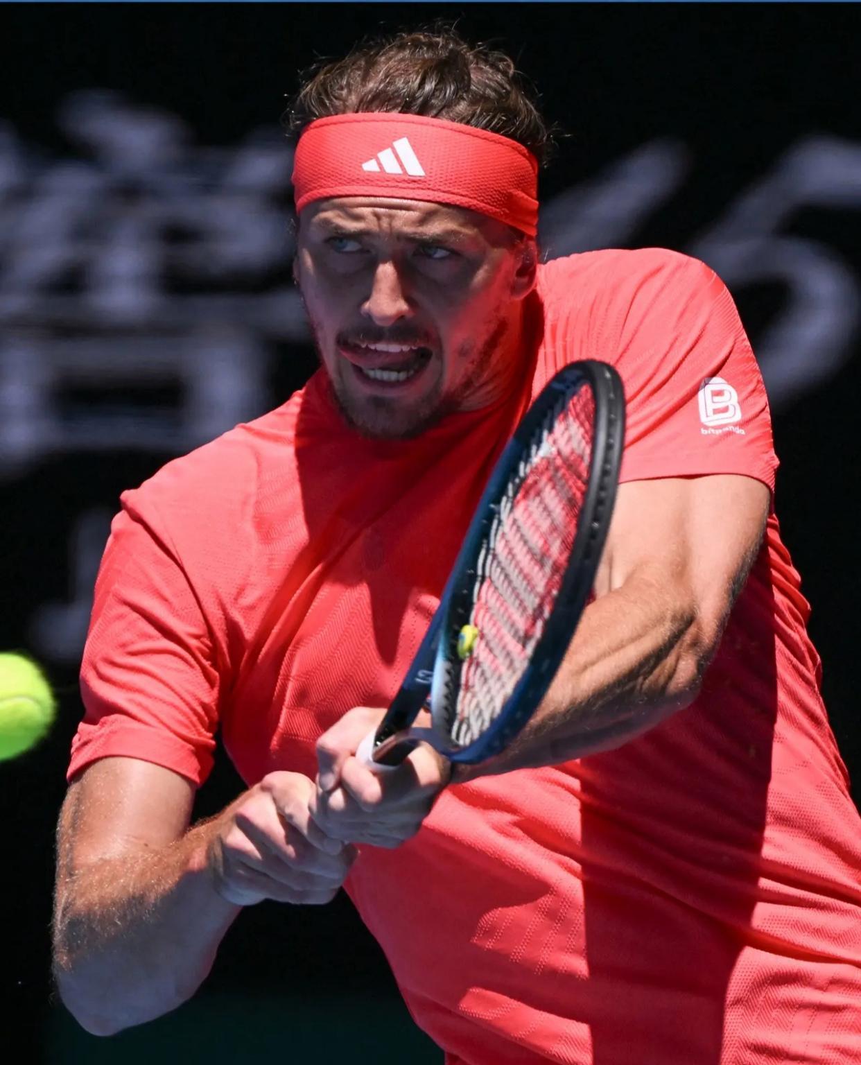 IM体育app-西班牙网球队力克澳大利亚网球队，兹维列夫统治全场的简单介绍