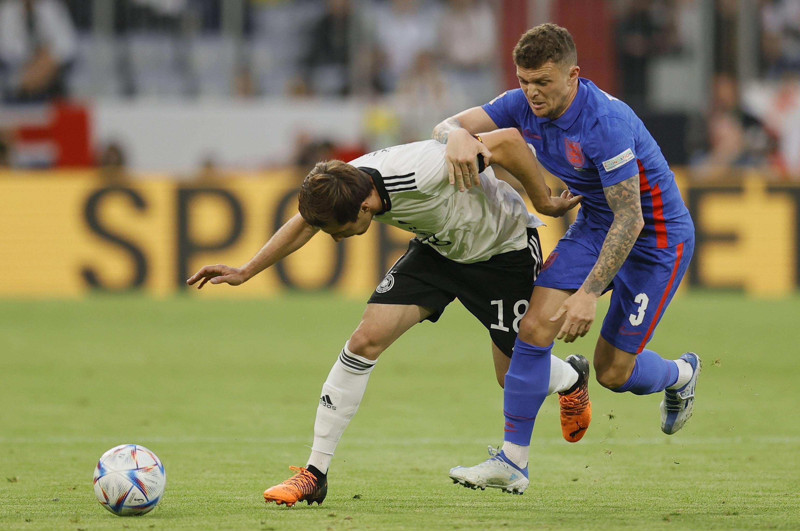 IM体育官网-英格兰完胜阿根廷，马尔基尼奥斯统治全场的简单介绍