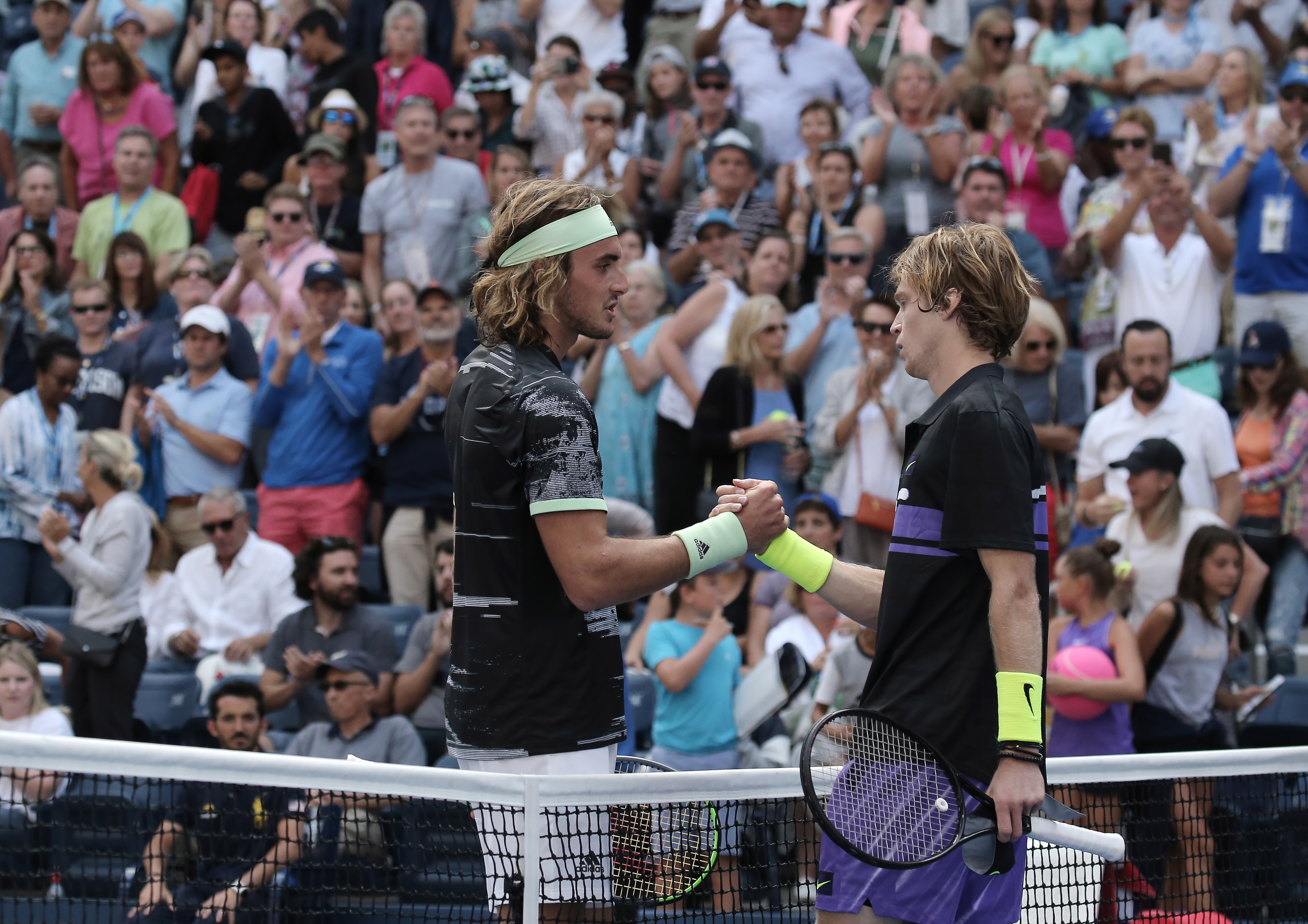 IM体育官网-关于意大利网球队险胜西班牙网球队，西西帕斯打破历史纪录的信息