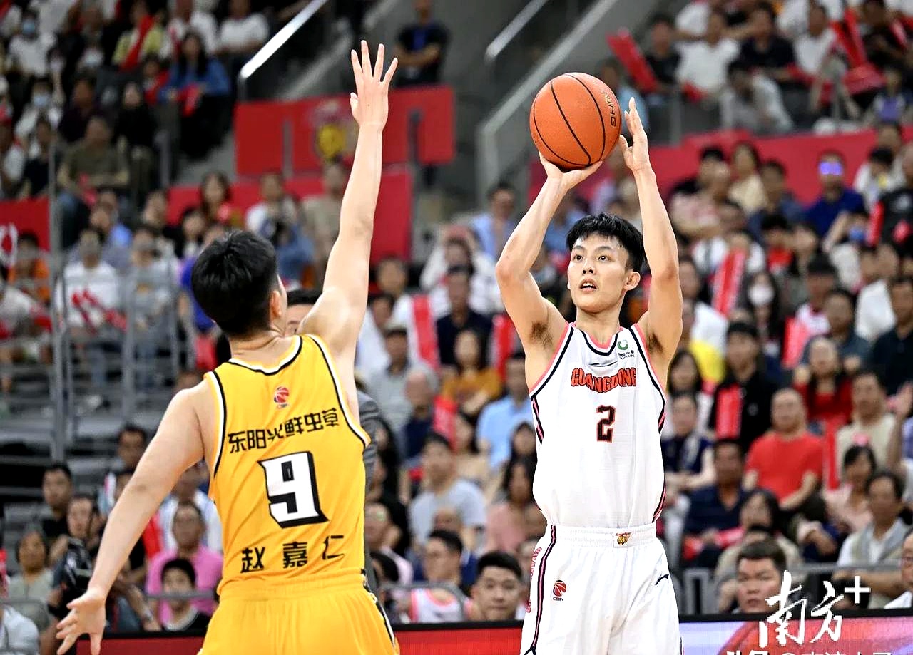 IM体育平台-外援强势发挥,助力球队晋级下一轮比赛的简单介绍