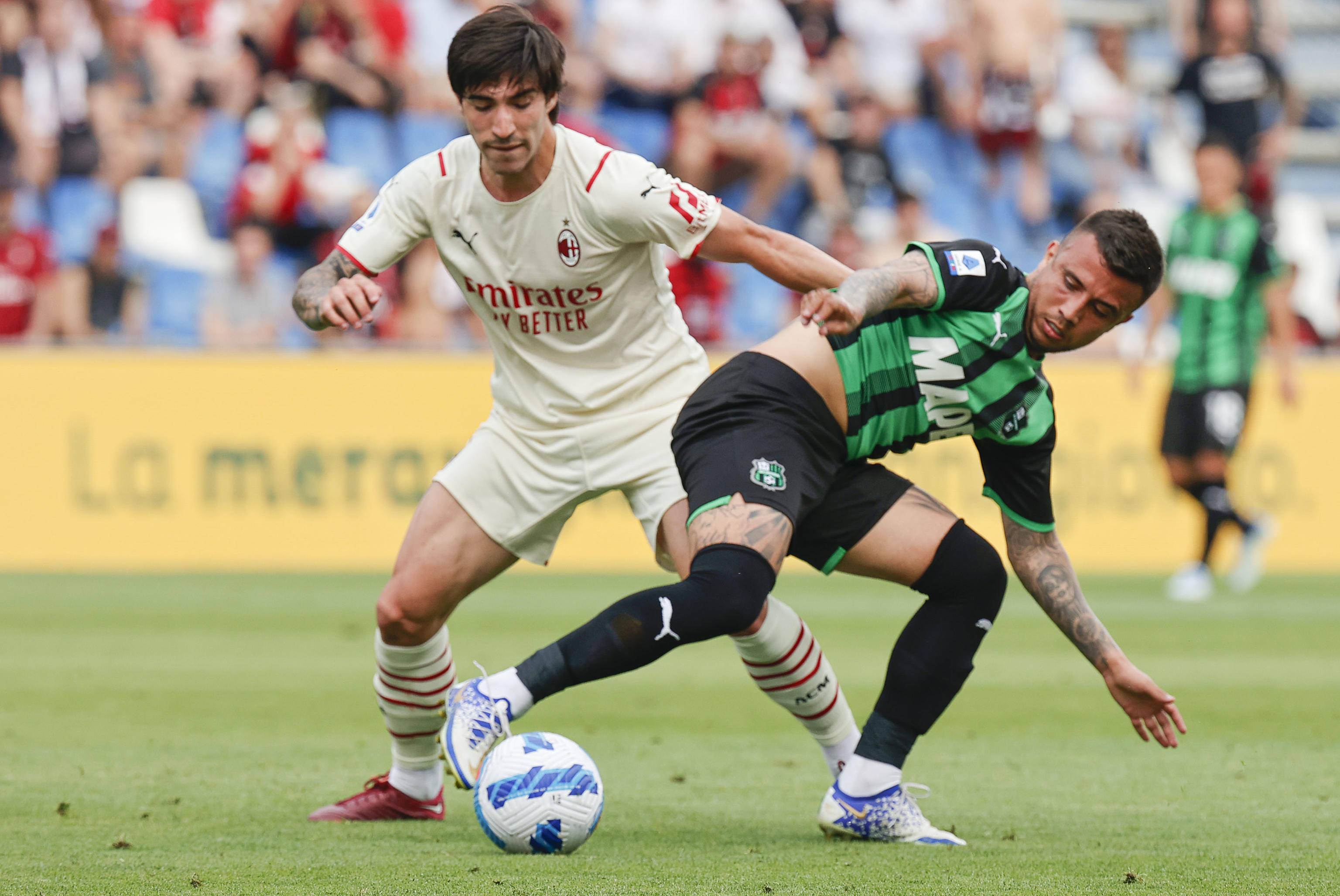 IM体育app-包含意大利足球盛况空前,AC米兰队夺冠在望的词条