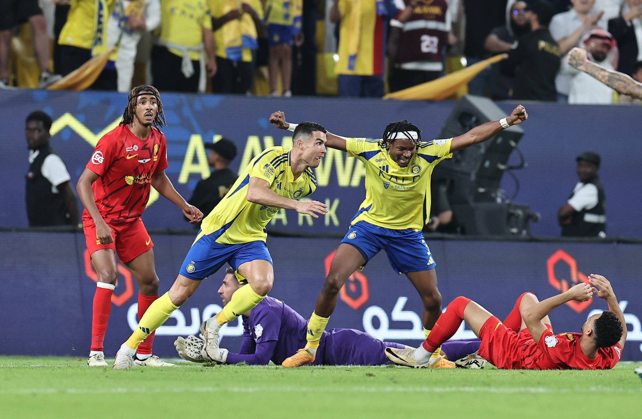 IM体育社区互动入口-罗马客场战胜对手，取得重要胜利