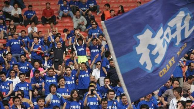 IM体育官方网-双方球队在赛场上上演了一场令人难忘的较量