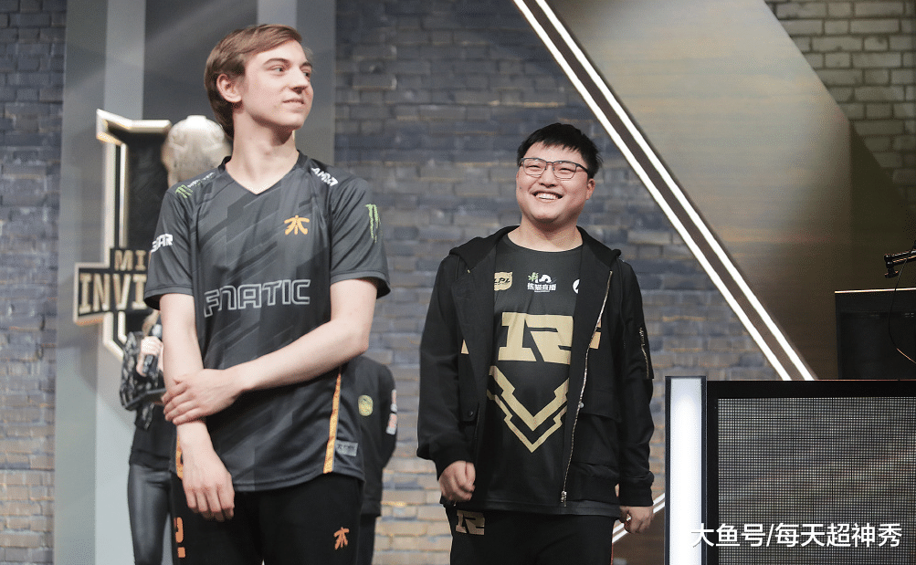 IM体育注册链接-阿联酋越野滑雪选手霸气登顶