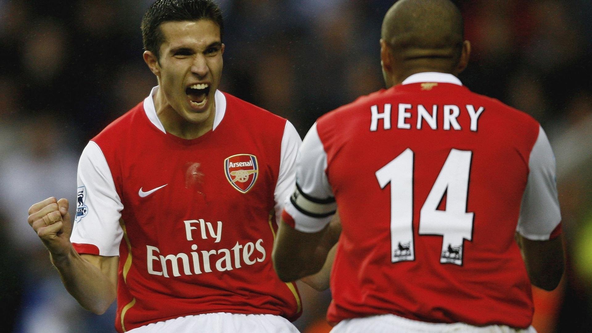 IM体育app-压力熔炉铸就英雄，劳塔罗逆境爆发引领那不勒斯狂胜曼联